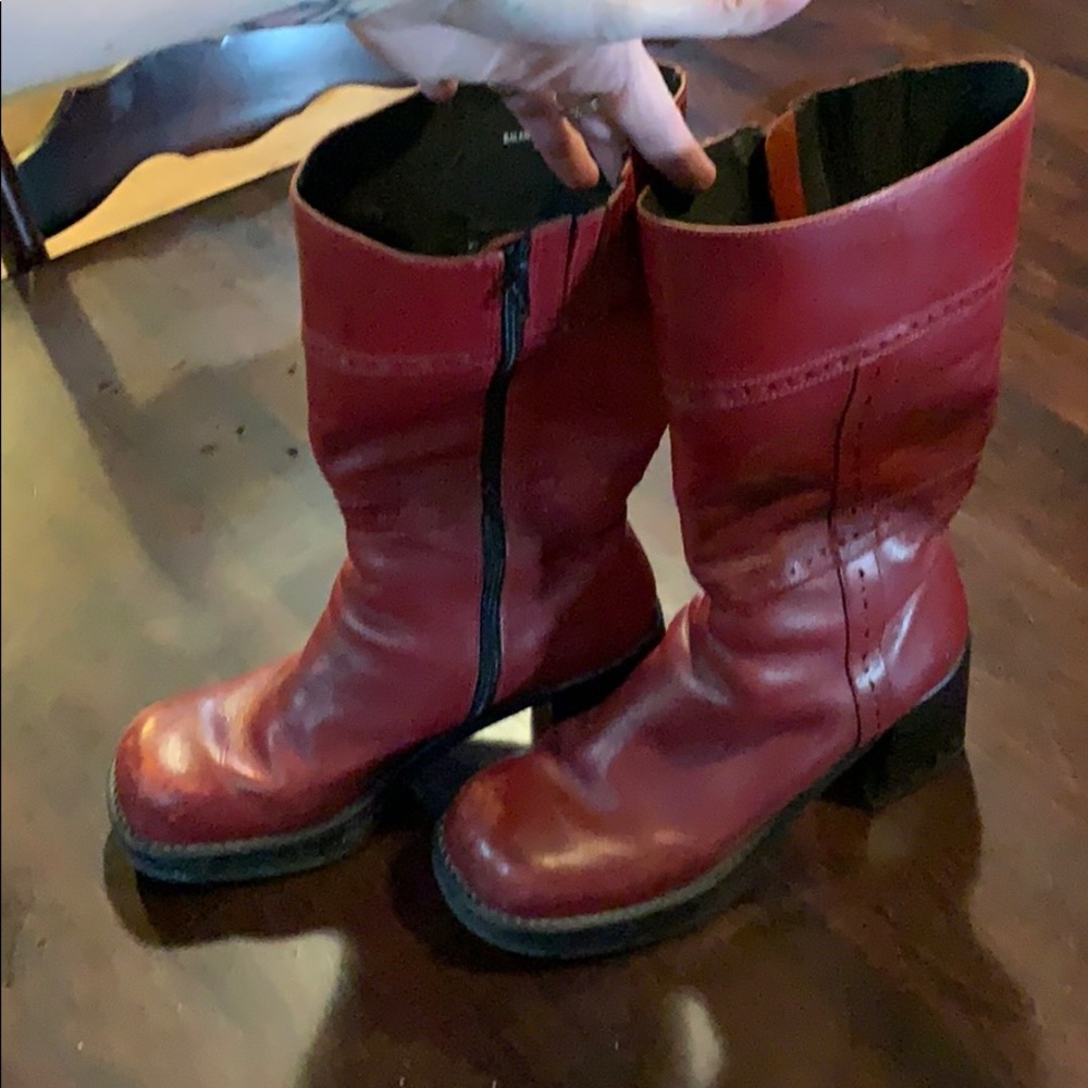Gorgeous vintage 1990s Skechers red leather boots!